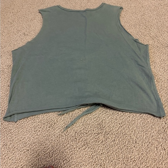 RVCA Green Sleeveless Tie-Front Tank Top - Picture 2 of 3